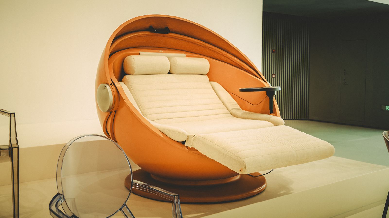 Hyperbaric Oxygen Chambers — modern recovery pod